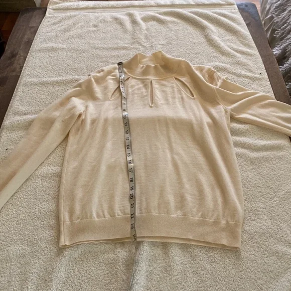 Mugler Paris Extra Fine Wool cream cutout detail stunning luxury sweater - Picture 11 of 12